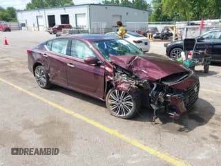 ✅ 2023 Nissan Altima SL • VIN: 1N4BL4EW1PN373538 • Lot: 42788749. Wystawiony na IAAI z przebiegiem 19 580 mil. Bezpłatny archiwum sprzedaży aukcyjnych z USA i szczegółowy raport historii pojazdu na DreamBid. Zdjęcie 1.