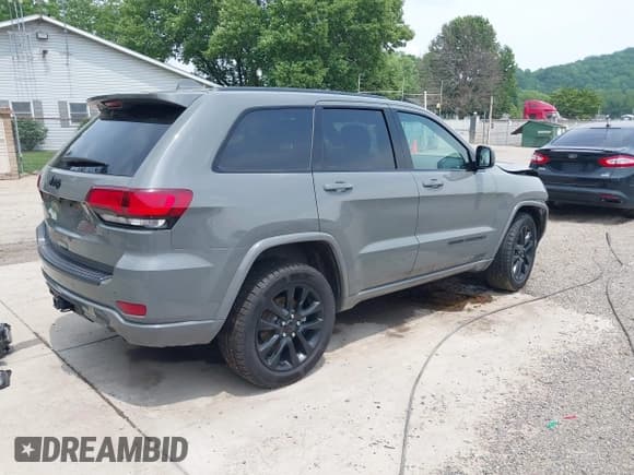 ✅ 2020 Jeep Grand Cherokee North • VIN: 1C4RJFAG4LC397993 • Lot: 42390213. Listed on IAAI with 51,236 mi. Free auction sales archive from the USA and detailed vehicle history report at DreamBid. Image 4.