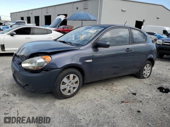 ✅ 2010 Hyundai Accent GS • VIN: KMHCM3AC6AU164712 • Лот: 56627775. Опубликован ранее на Copart с пробегом 80 658 миль. Бесплатный доступ к архиву аукционных продаж из США и подробный отчёт об истории автомобиля на DreamBid. Изображение 1.