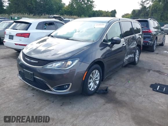 ✅ 2019 Chrysler Pacifica Touring Plus • VIN: 2C4RC1FG4KR737915 • Lot: 43286081. Listed on IAAI with 85,427 mi. Free auction sales archive from the USA and detailed vehicle history report at DreamBid. Image 2.