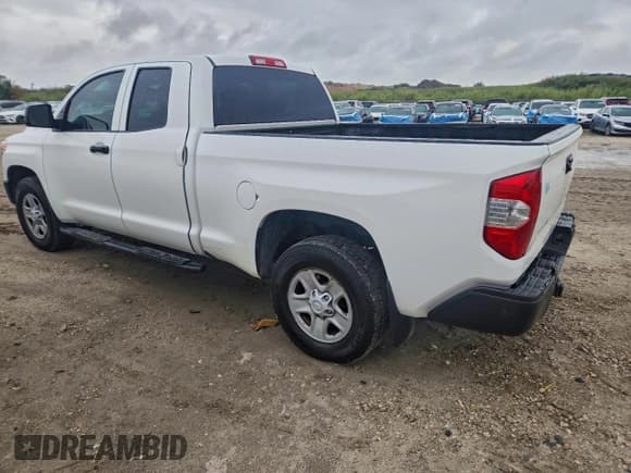 ✅ 2017 Toyota Tundra SR • VIN: 5TFRM5F17HX112984 • Lot: 96316285. Listed on Copart with 278,701 mi. Free auction sales archive from the USA and detailed vehicle history report at DreamBid. Image 2.