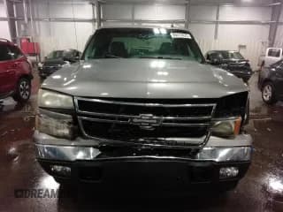 ✅ 2007 Chevrolet Silverado 1500 Work Truck • VIN: 1GCEK19Z77Z206171 • Lot: 86513025. Wystawiony na Copart z przebiegiem 122 706 mil. Bezpłatny archiwum sprzedaży aukcyjnych z USA i szczegółowy raport historii pojazdu na DreamBid. Zdjęcie 5.