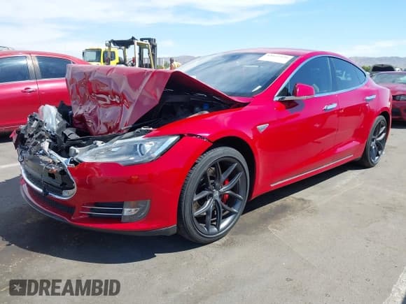 ✅ 2014 Tesla Model S 60 • VIN: 5YJSA1H14EFP49806 • Lot: 43022920. Listed on IAAI with 114,487 mi. Free auction sales archive from the USA and detailed vehicle history report at DreamBid. Image 20.