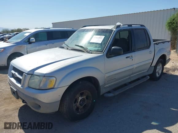 ✅ 2001 Ford Explorer Sport Trac • VIN: 1FMZU77E41UC02724 • Lot: 42462705. Wystawiony na IAAI z przebiegiem 205 638 mil. Bezpłatny archiwum sprzedaży aukcyjnych z USA i szczegółowy raport historii pojazdu na DreamBid. Zdjęcie 2.