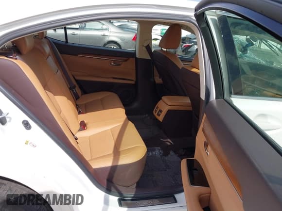 ✅ 2016 Lexus ES 300h • VIN: JTHBW1GG6G2106238 • Lot: 43486608. Wystawiony na IAAI z przebiegiem 114 535 mil. Bezpłatny archiwum sprzedaży aukcyjnych z USA i szczegółowy raport historii pojazdu na DreamBid. Zdjęcie 8.