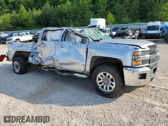 ✅ 2018 Chevrolet Silverado 2500HD LT • VIN: 1GC1KVEG1JF166981 • Lot: 61758485. Wystawiony na Copart z przebiegiem Nie podano. Bezpłatny archiwum sprzedaży aukcyjnych z USA i szczegółowy raport historii pojazdu na DreamBid. Zdjęcie 4.