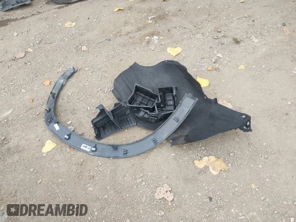 ✅ 2024 Honda HR-V LX • VIN: 3CZRZ2H35RM771808 • Lot: 43045094. Listed on IAAI with 13,817 mi. Free auction sales archive from the USA and detailed vehicle history report at DreamBid. Image 12.