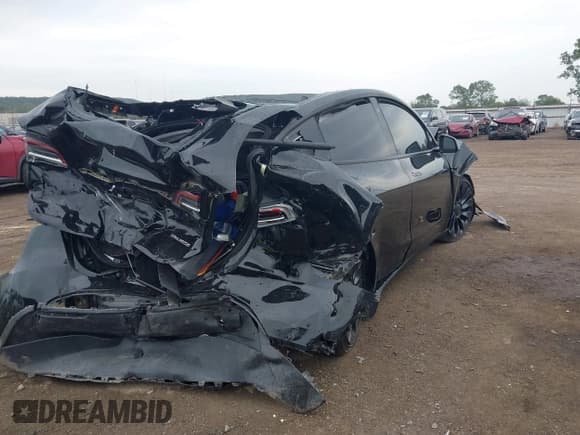 ✅ 2023 Tesla Model Y Performance • VIN: 7SAYGDEF6PF663915 • Lot: 43428082. Wystawiony na IAAI z przebiegiem 30 812 mil. Bezpłatny archiwum sprzedaży aukcyjnych z USA i szczegółowy raport historii pojazdu na DreamBid. Zdjęcie 4.