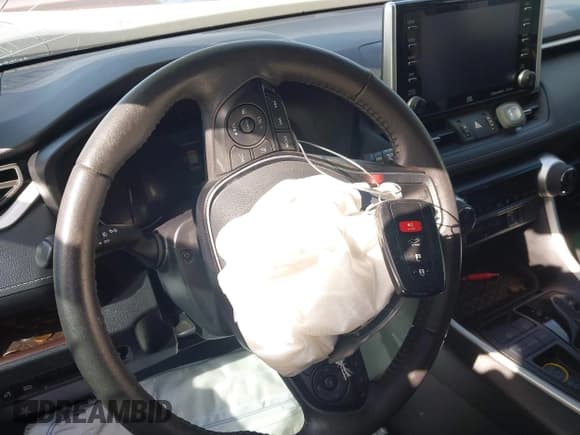 ✅ 2021 Toyota RAV4 Limited • VIN: 2T3Y1RFVXMW172464 • Lot: 41588157. Listed on IAAI with 42,657 mi. Free auction sales archive from the USA and detailed vehicle history report at DreamBid. Image 11.