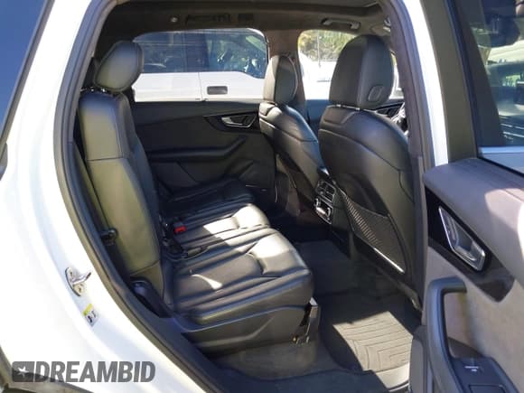✅ 2017 Audi Q7 Prestige • VIN: WA1VAAF7XHD029470 • Lot: 43604674. Listed on IAAI with 165,312 mi. Free auction sales archive from the USA and detailed vehicle history report at DreamBid. Image 8.