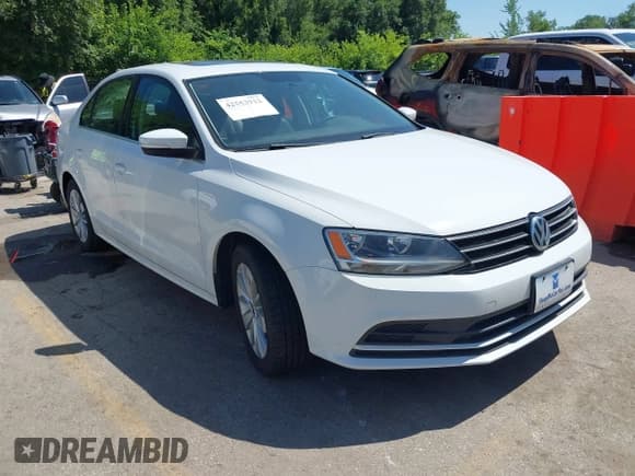 ✅ 2015 Volkswagen Jetta SE • VIN: 3VWD07AJ6FM312893 • Лот: 42553912. Опубликован ранее на IAAI с пробегом 115 913 миль. Бесплатный доступ к архиву аукционных продаж из США и подробный отчёт об истории автомобиля на DreamBid. Изображение 1.