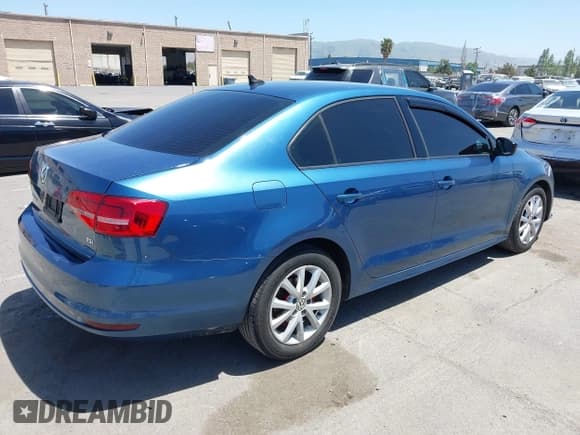 ✅ 2015 Volkswagen Jetta SE • VIN: 3VWD17AJ0FM258133 • Lot: 42191943. Listed on IAAI with 105,888 mi. Free auction sales archive from the USA and detailed vehicle history report at DreamBid. Image 4.
