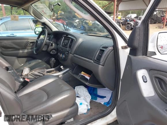 ✅ 2005 Mazda Tribute S • VIN: 4F2YZ06145KM10370 • Лот: 43166930. Опубликован ранее на IAAI с пробегом Не указан. Бесплатный доступ к архиву аукционных продаж из США и подробный отчёт об истории автомобиля на DreamBid. Изображение 5.