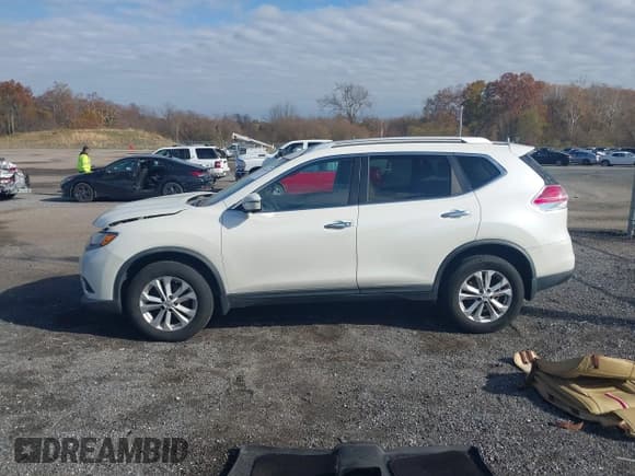 ✅ 2016 Nissan Rogue S • VIN: KNMAT2MV5GP710090 • Lot: 43543939. Wystawiony na IAAI z przebiegiem 121 345 mil. Bezpłatny archiwum sprzedaży aukcyjnych z USA i szczegółowy raport historii pojazdu na DreamBid. Zdjęcie 15.