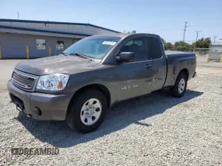 ✅ 2005 Nissan Titan SE • VIN: 1N6AA06AX5N555112 • Лот: 60567975. Опубликован ранее на Copart с пробегом 289 585 миль. Бесплатный доступ к архиву аукционных продаж из США и подробный отчёт об истории автомобиля на DreamBid. Изображение 1.
