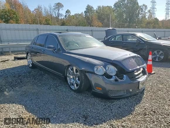 ✅ 2007 Bentley Flying Spur • VIN: SCBBR93W47C048390 • Лот: 92455955. Опубликован ранее на Copart с пробегом 37 027 миль. Бесплатный доступ к архиву аукционных продаж из США и подробный отчёт об истории автомобиля на DreamBid. Изображение 14.