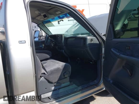 ✅ 2000 Chevrolet Silverado 1500 LS • VIN: 1GCEK14T2YZ191504 • Лот: 42987319. Опубликован ранее на IAAI с пробегом 169 114 миль. Бесплатный доступ к архиву аукционных продаж из США и подробный отчёт об истории автомобиля на DreamBid. Изображение 5.