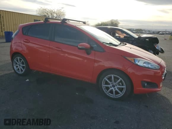 ✅ 2015 Ford Fiesta SE • VIN: 3FADP4EJ7FM205591 • Lot: 92529945. Wystawiony na Copart z przebiegiem 132 714 mil. Bezpłatny archiwum sprzedaży aukcyjnych z USA i szczegółowy raport historii pojazdu na DreamBid. Zdjęcie 4.