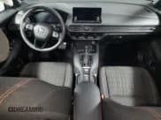 ✅ 2024 Honda HR-V Sport • VIN: 3CZRZ1H51RM741944 • Lot: 90602195. Wystawiony na Copart z przebiegiem 7 125 mil. Bezpłatny archiwum sprzedaży aukcyjnych z USA i szczegółowy raport historii pojazdu na DreamBid. Zdjęcie 8.