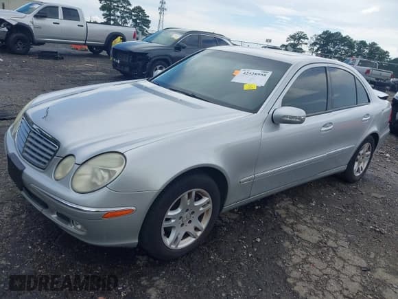 ✅ 2005 Mercedes-Benz E 320 • VIN: WDBUF65J45A622279 • Lot: 42528958. Wystawiony na IAAI z przebiegiem 125 464 mil. Bezpłatny archiwum sprzedaży aukcyjnych z USA i szczegółowy raport historii pojazdu na DreamBid. Zdjęcie 2.