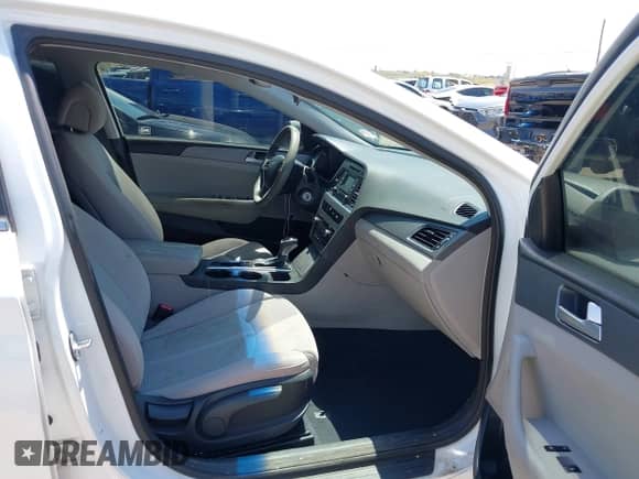 2015 Hyundai Sonata SE with VIN 5NPE24AF9FH149335, listed as a IAAI auction lot 42985916 with 111,875 mi miles and . Bid and sale history available at DreamBid. Image 5.