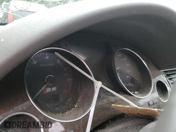 ✅ 2007 Audi S8 • VIN: WAUPN44E17N025920 • Лот: 81620655. Опубликован ранее на Copart с пробегом Не указан. Бесплатный доступ к архиву аукционных продаж из США и подробный отчёт об истории автомобиля на DreamBid. Изображение 9.