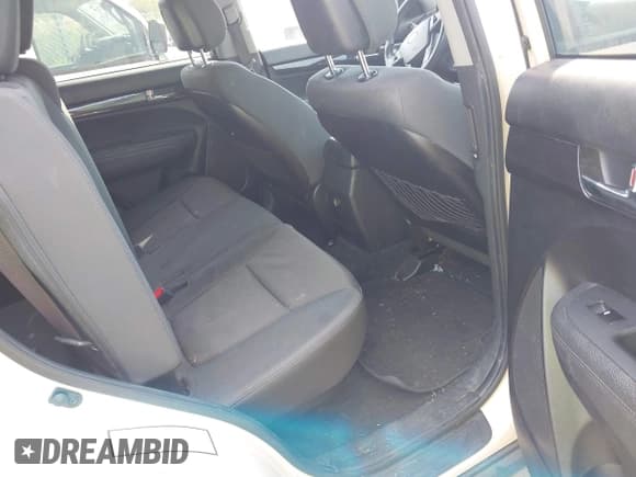 ✅ 2012 Kia Sorento LX • VIN: 5XYKTDA20CG226612 • Lot: 43225492. Listed on IAAI with 154,587 mi. Free auction sales archive from the USA and detailed vehicle history report at DreamBid. Image 8.