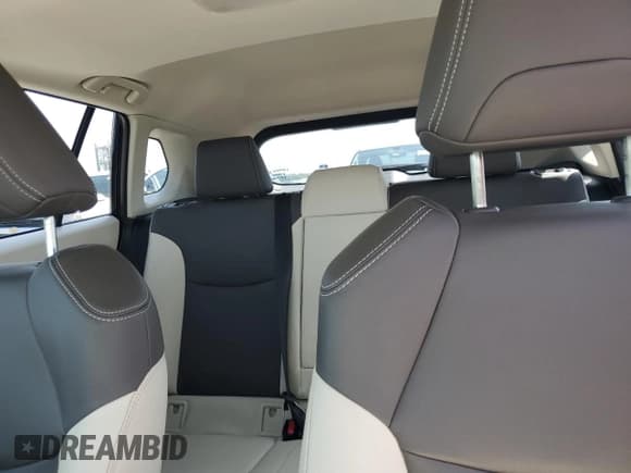 ✅ 2022 Toyota Corolla Cross XLE • VIN: 7MUDAAAG5NV031724 • Lot: 69848655. Wystawiony na Copart z przebiegiem 43 449 mil. Bezpłatny archiwum sprzedaży aukcyjnych z USA i szczegółowy raport historii pojazdu na DreamBid. Zdjęcie 10.