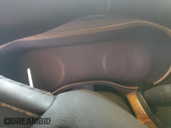 ✅ 2019 Chrysler Pacifica Touring L • VIN: 2C4RC1BG2KR626074 • Lot: 68841935. Wystawiony na Copart z przebiegiem Nie podano. Bezpłatny archiwum sprzedaży aukcyjnych z USA i szczegółowy raport historii pojazdu na DreamBid. Zdjęcie 9.