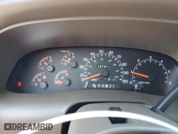 ✅ 2001 Ford Excursion Limited • VIN: 1FMNU42S61EB75207 • Lot: 54354315. Listed on Copart with 187,911 mi. Free auction sales archive from the USA and detailed vehicle history report at DreamBid. Image 9.