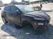 2018 Hyundai Kona SEL z VIN KM8K22AA2JU070305, wystawiony jako Copart lot #60777233 z przebiegiem 44 241 mil mil oraz . Historia ofert i sprzedaży dostępna na DreamBid. Obrazek 4.