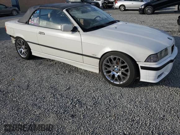 1998 BMW 3 Series 328i с VIN WBABK8330WEY89737, выставлен на аукционе Copart как лот 89182735 с пробегом 114 707 миль миль и Списание • Salvage title. История ставок и продаж доступна на DreamBid. Изображение 4.