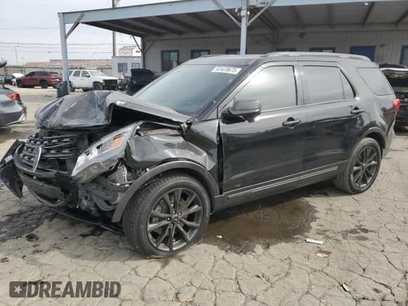 ✅ 2017 Ford Explorer XLT • VIN: 1FM5K7D87HGD55626 • Lot: 92423675. Wystawiony na Copart z przebiegiem 68 302 mil. Bezpłatny archiwum sprzedaży aukcyjnych z USA i szczegółowy raport historii pojazdu na DreamBid. Zdjęcie 1.