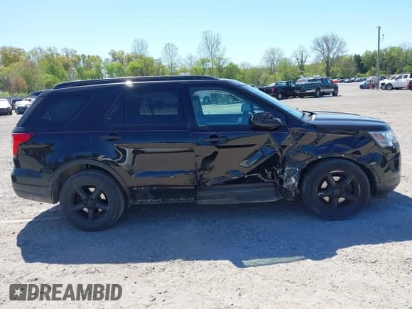 ✅ 2019 Ford Explorer • VIN: 1FM5K7B81KGA18444 • Lot: 42129221. Wystawiony na IAAI z przebiegiem 121 268 mil. Bezpłatny archiwum sprzedaży aukcyjnych z USA i szczegółowy raport historii pojazdu na DreamBid. Zdjęcie 13.