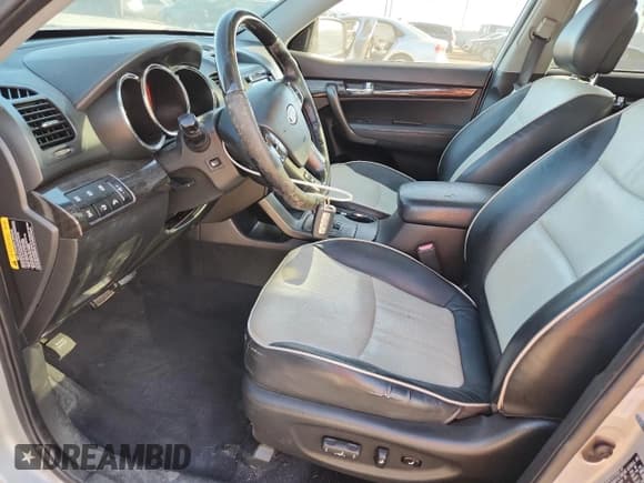 ✅ 2013 Kia Sorento SX • VIN: 5XYKWDA28DG369672 • Lot: 92301185. Listed on Copart with 118,053 mi. Free auction sales archive from the USA and detailed vehicle history report at DreamBid. Image 7.