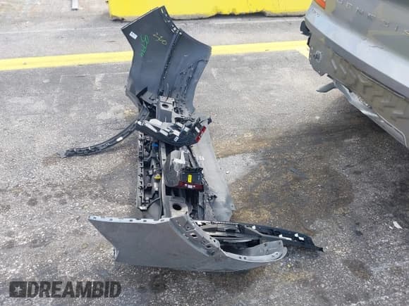 ✅ 2025 Genesis GV80 Standard • VIN: KMUHFESBXSU236256 • Lot: 43631137. Listed on IAAI with 29,326 mi. Free auction sales archive from the USA and detailed vehicle history report at DreamBid. Image 12.