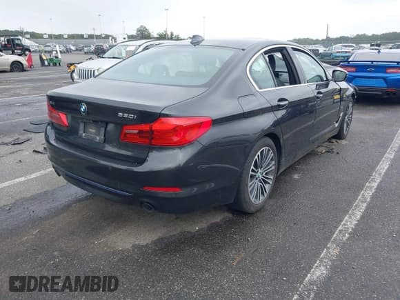 ✅ 2018 BMW 5 Series 530i xDrive • VIN: WBAJA7C54JWC76956 • Lot: 43188068. Listed on IAAI with Not provided. Free auction sales archive from the USA and detailed vehicle history report at DreamBid. Image 4.