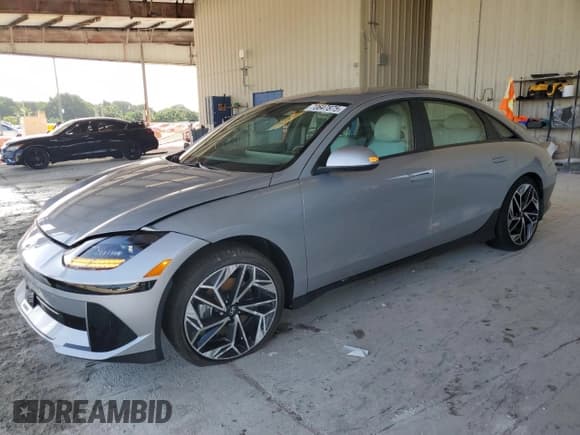 ✅ 2025 Hyundai Ioniq 6 SEL • VIN: KMHM34AA4SA084761 • Лот: 70647875. Опубликован ранее на Copart с пробегом 9 914 миль. Бесплатный доступ к архиву аукционных продаж из США и подробный отчёт об истории автомобиля на DreamBid. Изображение 1.