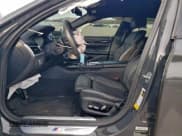 ✅ 2022 BMW 7 Series 750i xDrive • VIN: WBA7U2C03NCH46779 • Lot: 95719075. Wystawiony na Copart z przebiegiem 44 587 mil. Bezpłatny archiwum sprzedaży aukcyjnych z USA i szczegółowy raport historii pojazdu na DreamBid. Zdjęcie 7.