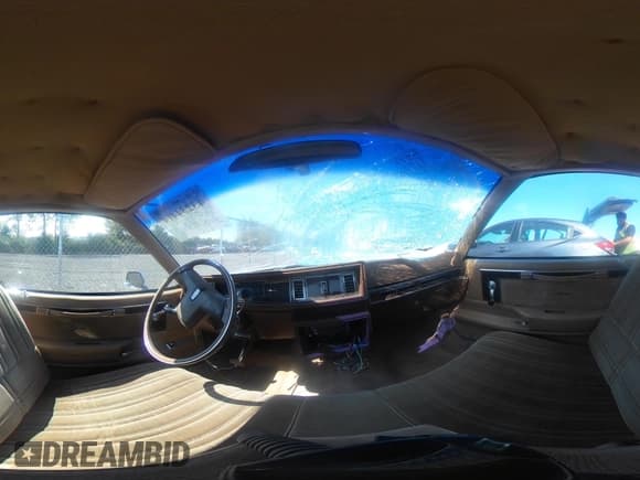 ✅ 1985 Oldsmobile Cutlass Supreme • VIN: 1G3GR47Y6FP336579 • Lot: 43234414. Wystawiony na IAAI z przebiegiem 84 418 mil. Bezpłatny archiwum sprzedaży aukcyjnych z USA i szczegółowy raport historii pojazdu na DreamBid. Zdjęcie 19.