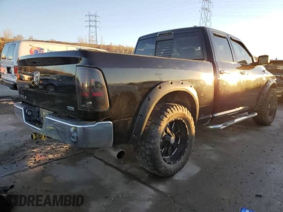 ✅ 2009 Dodge 1500 ST • VIN: 1D3HV18P09S755198 • Лот: 82841554. Размещён на Copart с пробегом 216 050 миль миль. Получите бесплатный доступ к архиву аукционных продаж из США и посмотрите подробный отчёт об истории автомобиля на DreamBid. Изображение 3.