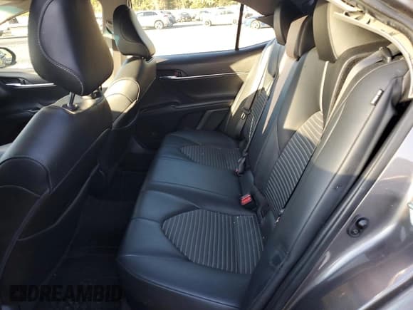 ✅ 2020 Toyota Camry SE • VIN: 4T1G11AK6LU328016 • Lot: 85437415. Wystawiony na Copart z przebiegiem 86 679 mil. Bezpłatny archiwum sprzedaży aukcyjnych z USA i szczegółowy raport historii pojazdu na DreamBid. Zdjęcie 10.