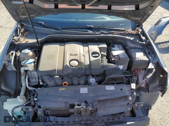 ✅ 2012 Volkswagen Golf • VIN: WVWBB7AJ0CW230058 • Lot: 49864615. Listed on Copart with 60,731 mi. Free auction sales archive from the USA and detailed vehicle history report at DreamBid. Image 11.