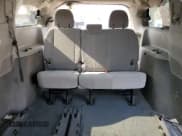 ✅ 2017 Toyota Sienna LE Auto Access Seat • VIN: 5TDKZ3DC6HS881638 • Lot: 64778585. Wystawiony na Copart z przebiegiem 69 829 mil. Bezpłatny archiwum sprzedaży aukcyjnych z USA i szczegółowy raport historii pojazdu na DreamBid. Zdjęcie 10.