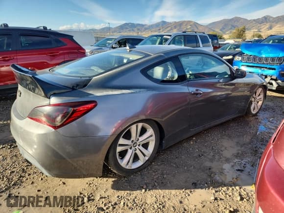 ✅ 2010 Hyundai Genesis Coupe Grand Touring • VIN: KMHHU6KHXAU011302 • Lot: 86188445. Listed on Copart with 159,858 mi. Free auction sales archive from the USA and detailed vehicle history report at DreamBid. Image 3.