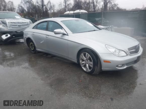✅ 2009 Mercedes-Benz CLS 550 • VIN: WDDDJ72XX9A141687 • Lot: 43825651. Listed on IAAI with 133,854 mi. Free auction sales archive from the USA and detailed vehicle history report at DreamBid. Image 1.