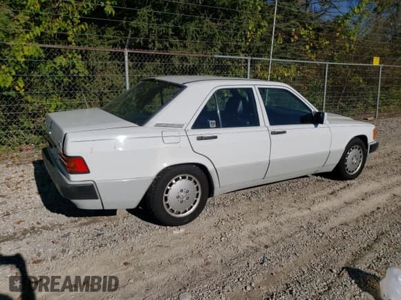 ✅ 1993 Mercedes-Benz 190 • VIN: WDBDA29D6PG028904 • Лот: 81799765. Опубликован ранее на Copart с пробегом 242 305 миль. Бесплатный доступ к архиву аукционных продаж из США и подробный отчёт об истории автомобиля на DreamBid. Изображение 3.