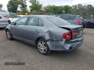 ✅ 2005 Volkswagen Jetta • VIN: 3VWST71K05M647895 • Lot: 43286963. Wystawiony na IAAI z przebiegiem 194 651 mil. Bezpłatny archiwum sprzedaży aukcyjnych z USA i szczegółowy raport historii pojazdu na DreamBid. Zdjęcie 3.