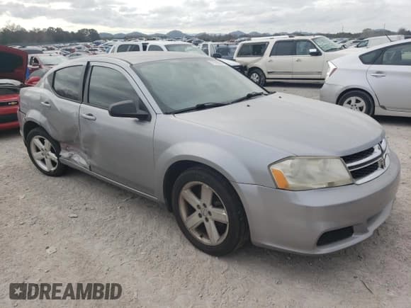 ✅ 2013 Dodge Avenger SE • VIN: 1C3CDZAB6DN551973 • Lot: 79768204. Wystawiony na Copart z przebiegiem 139 850 mil. Bezpłatny archiwum sprzedaży aukcyjnych z USA i szczegółowy raport historii pojazdu na DreamBid. Zdjęcie 4.