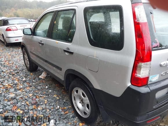 ✅ 2006 Honda CR-V LX • VIN: SHSRD78556U439055 • Lot: 43417792. Wystawiony na IAAI z przebiegiem 197 208 mil. Bezpłatny archiwum sprzedaży aukcyjnych z USA i szczegółowy raport historii pojazdu na DreamBid. Zdjęcie 3.